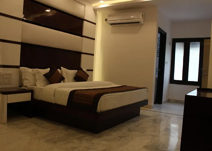 Hindustan- By Backpackers Heaven